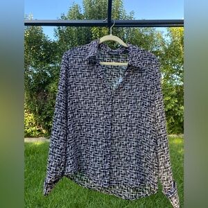 New York & Company Black and White Ladie’s Casual button up shirt size Medium